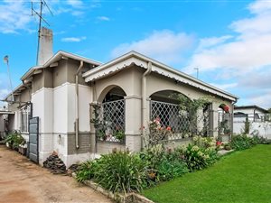 3 Bed House in Springs Central
