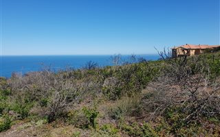 980 m² Land available in Village On Sea