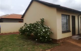 2 Bedroom House in Mahube Valley