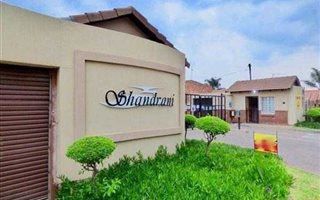 2 Bedroom Flat in Brentwood Park