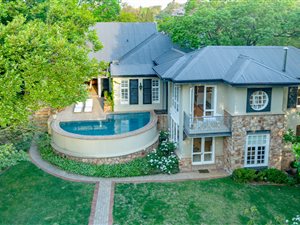 4 Bed House in Westcliff