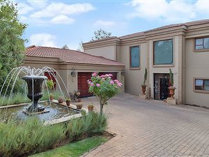 4 Bed House in Ruimsig