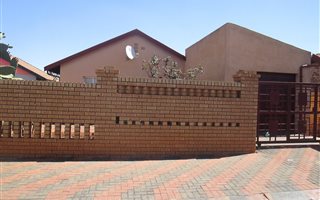 3 Bedroom House in Protea North