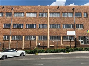 350 m² Industrial space in Wynberg