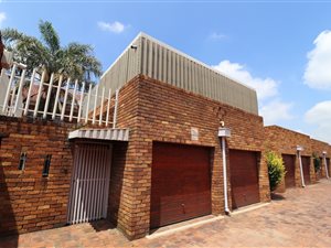 3 Bed Duplex in Pollak Park