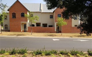 3 Bedroom Duplex in Heritage Hill