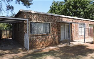 2 Bedroom Duet in Generaal De Wet