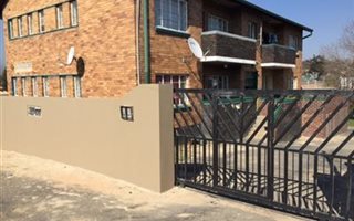 1045 m² Commercial space in Germiston South