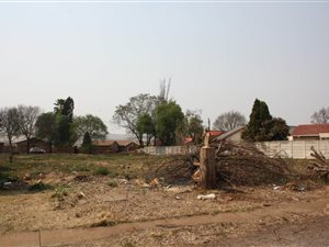 744 m² Land available in Bakerton