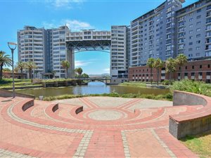 2 Bed Apartment in Century City