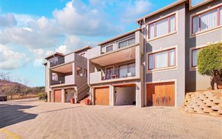 3 Bedroom Apartment in Winchester Hills