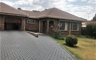 3 Bedroom House in Franklin Roosevelt Park