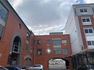 375 m² Commercial space in Parktown North