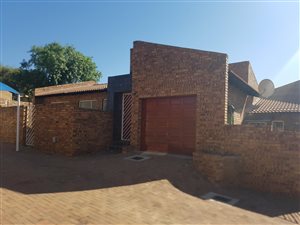 2 Bed Townhouse in Meyersdal