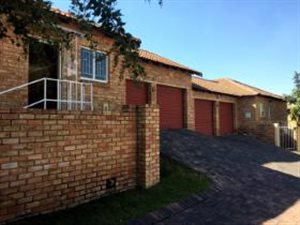 2 Bed Townhouse in Wilgeheuwel