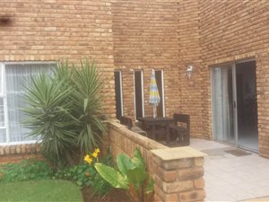 2 Bed Townhouse in Dersley