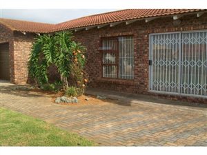 4 Bed House in Azalea Park