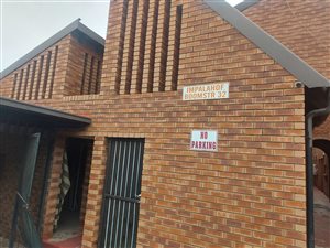 2 Bed Apartment in Rustenburg Central