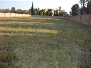 1510 m² Land available in Ruimsig