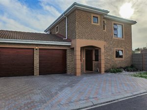 3 Bed Townhouse in Sonstraal Heights