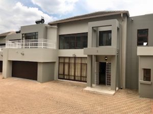 4 Bed Cluster in Waterkloof Ridge