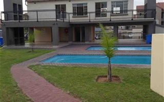 2 Bedroom Flat in Hazeldean (Silverlakes Surroundings)