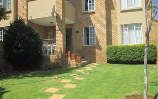 2 Bedroom Simplex in Moreleta Park