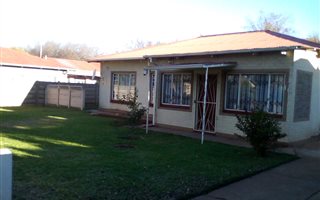 3 Bedroom House in Vanderbijlpark CW2