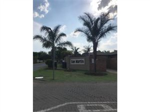 2 Bed Duplex in Heuwelsig Estate