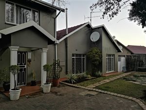 6 Bed House in General Alberts Park