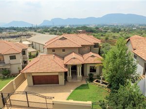 5 Bed House in Xanadu