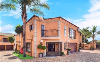 3 Bedroom House in Dal Fouche