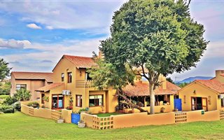 4 Bedroom House in Magalies Golf Estate