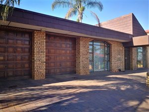 6 Bed House in Laudium