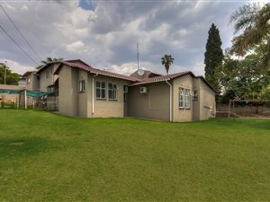3 Bed House in Whitney Gardens