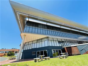 1345 m² Commercial space in Somerset Park