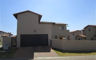 3 Bedroom Apartment in Broadacres