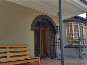 3 Bedroom House in Kensington