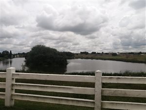 1.9 ha Land available in Bredell AH