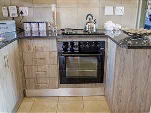 2 Bedroom Apartment in Mooikloof Gardens