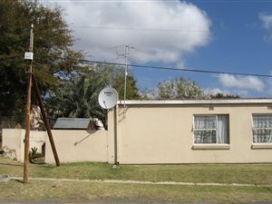 3 Bed House in Bloubosrand