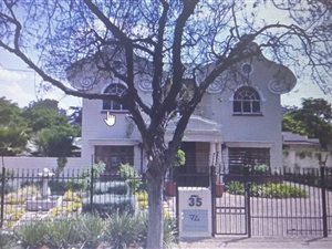 400 m² Commercial space in Clydesdale