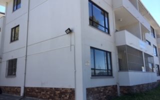 2 Bedroom Apartment in Wynberg