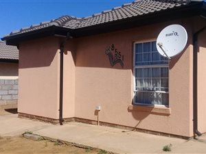 2 Bed House in Roodekop
