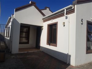 3 Bedroom House in Pelikan Park
