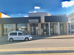 714 m² Retail Space in Sydenham