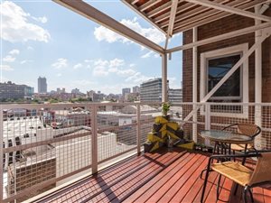 Studio apartment in City & Suburban (Maboneng)