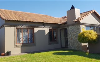 2 Bedroom House in Willow Park Manor
