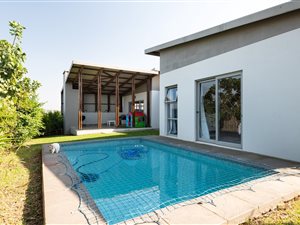 3 Bed House in Palm Lakes Estate
