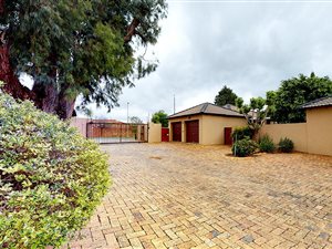 3 Bed Townhouse in Honeydew Manor